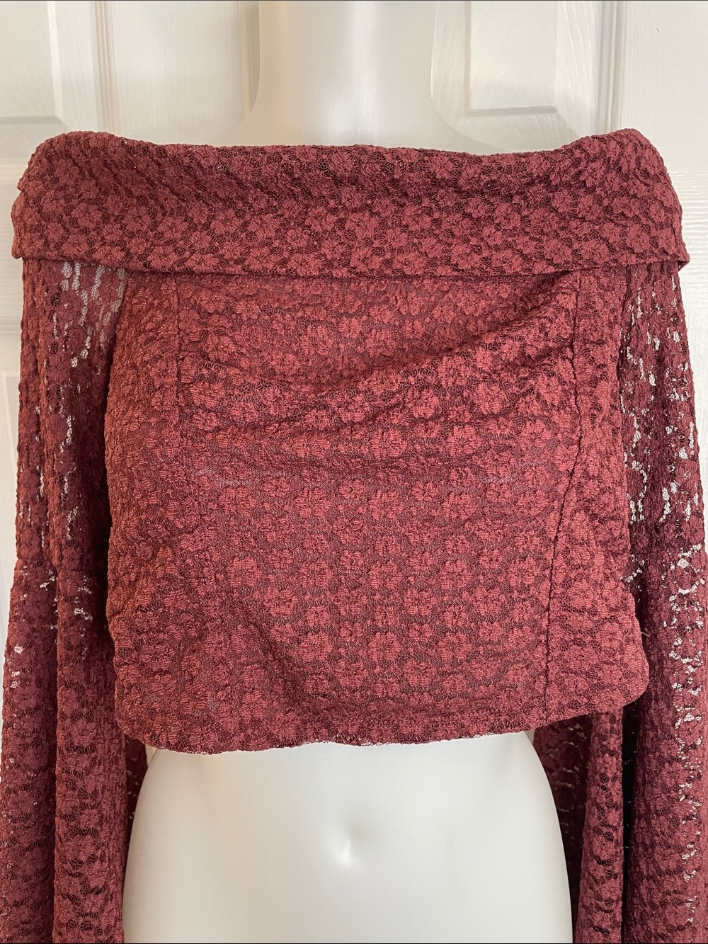 FREE PEOPLE LOLA OFF-SHOULDER LACE CROPPED BELL SLEEVE TOP BURGUNDY SZ L - Picture 6 of 13